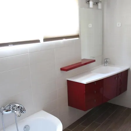 Medlin Apartman דירה שיופוק
