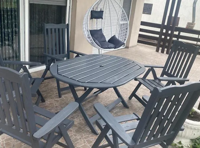 Medlin Apartman דירה *