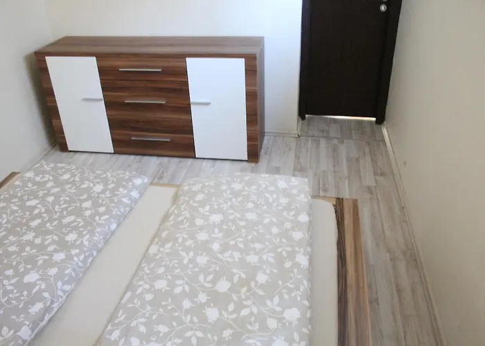 Medlin Apartman * שיופוק