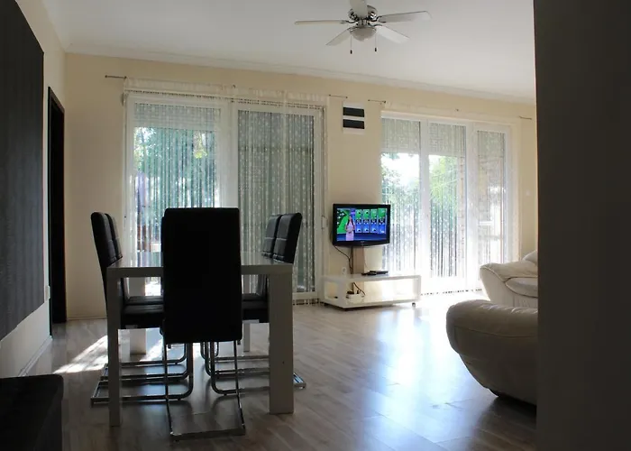 Medlin Apartman דירה שיופוק