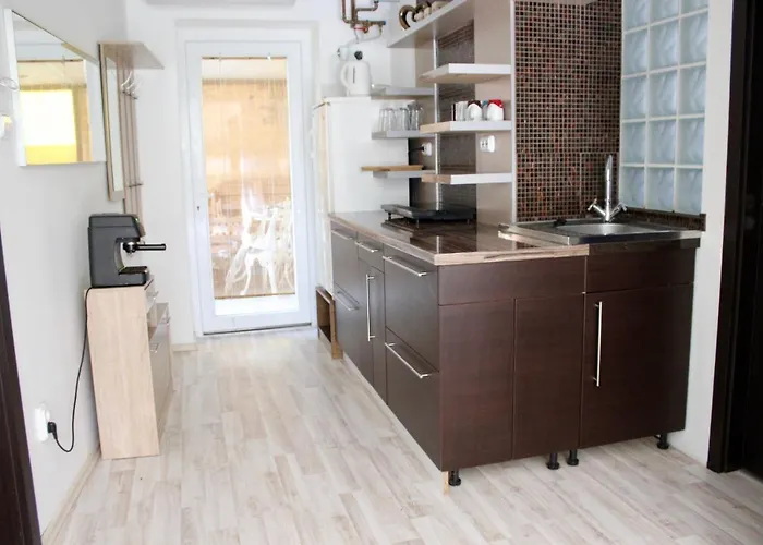 Medlin Apartman דירה